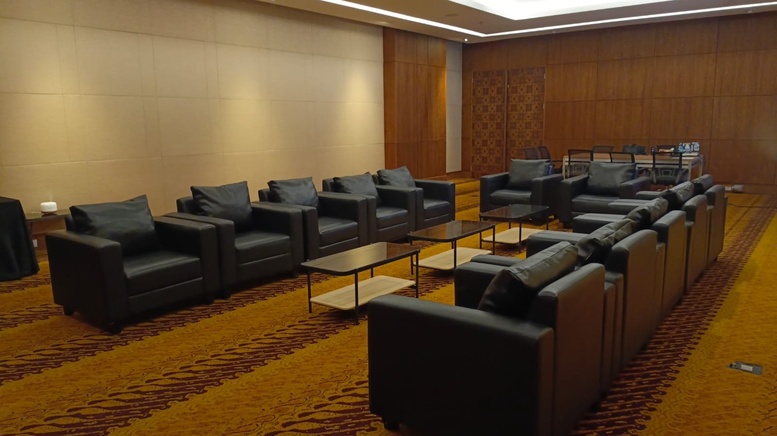 Gambar: Sewa Sofa Sekitar di Ritz-Carlton Mega Kuningan Jaminan Kualitas 2025