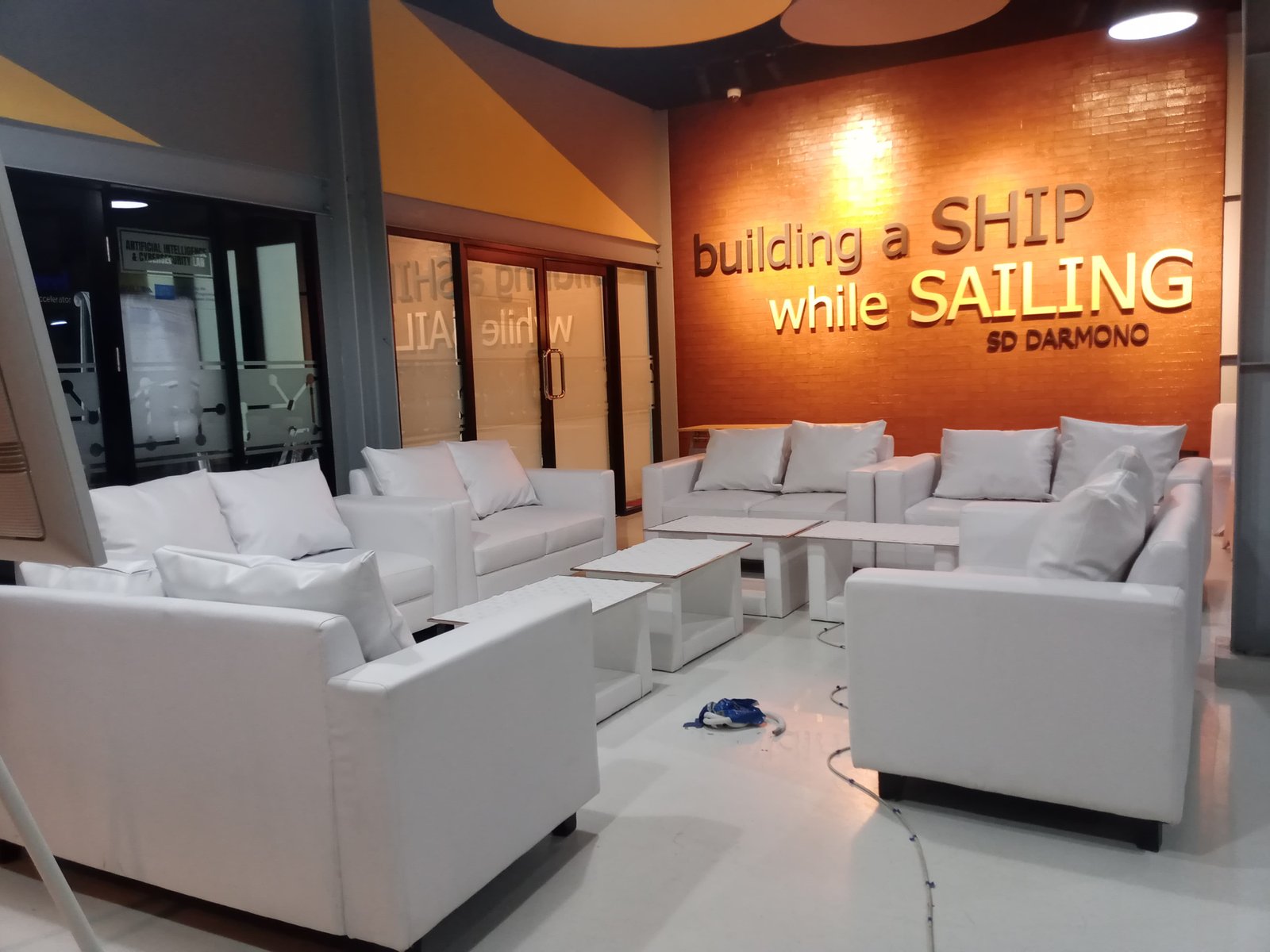 Gambar: Sewa Sofa Sekitar di Balai Pertemuan Universitas Indonesia Jaminan Kualitas 2025