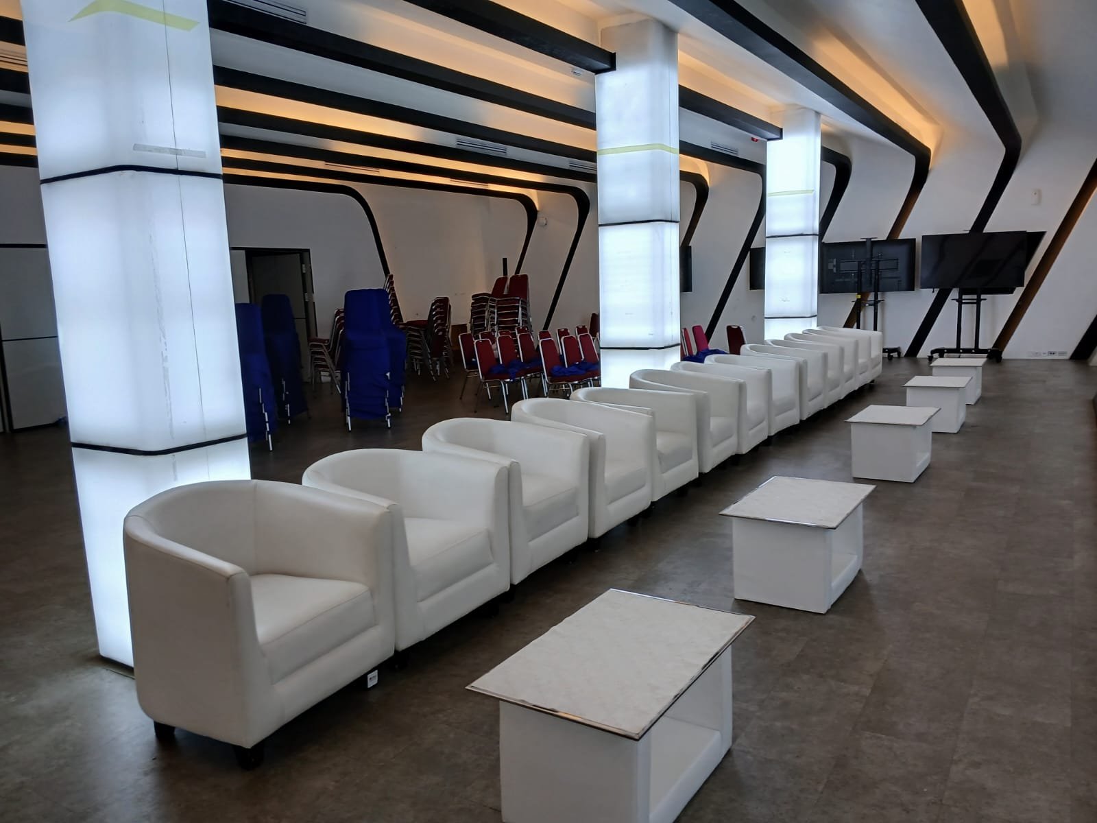 Gambar: Sewa Sofa Sekitar di Sapphire Sky Hotel BSD City – BSD Jaminan Kualitas 2025
