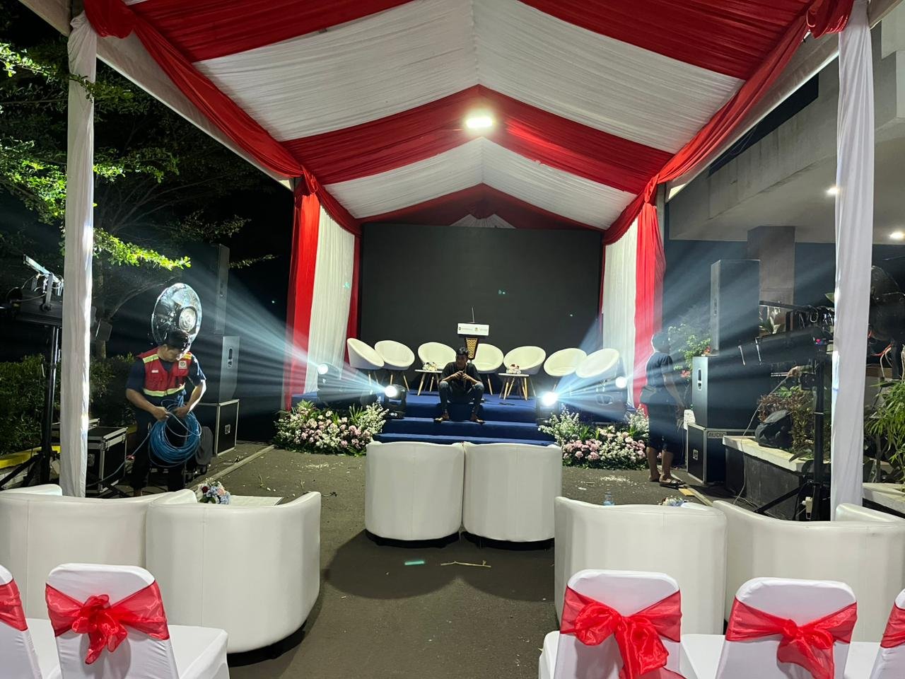 Gambar: Sewa Sofa Sekitar di Botani Square Mall – Pusat Kota Bogor Jaminan Kualitas 2025