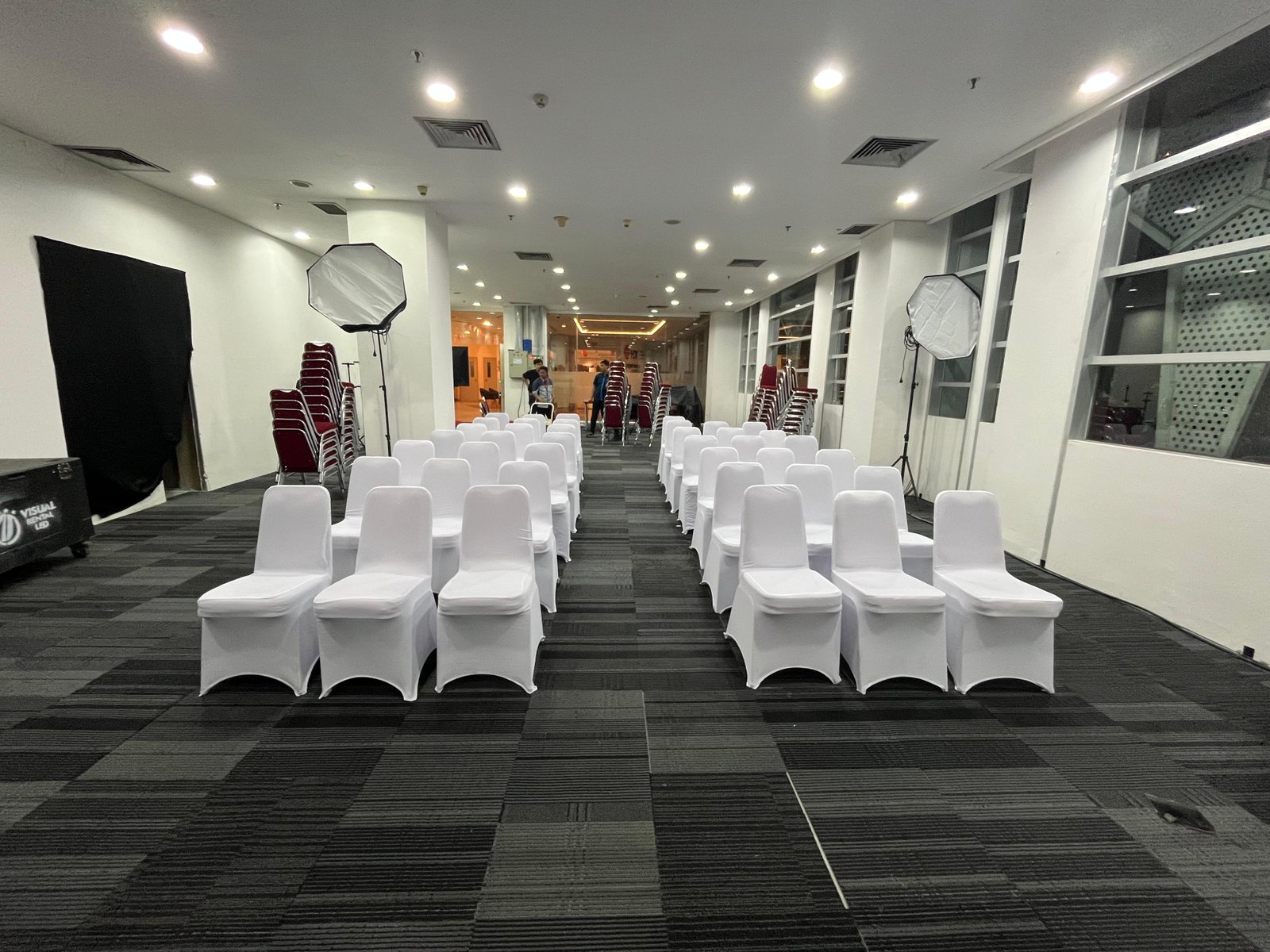 Gambar: Sewa Kursi di Avenzel Hotel & Convention Bekasi – Rental Jabodetabek