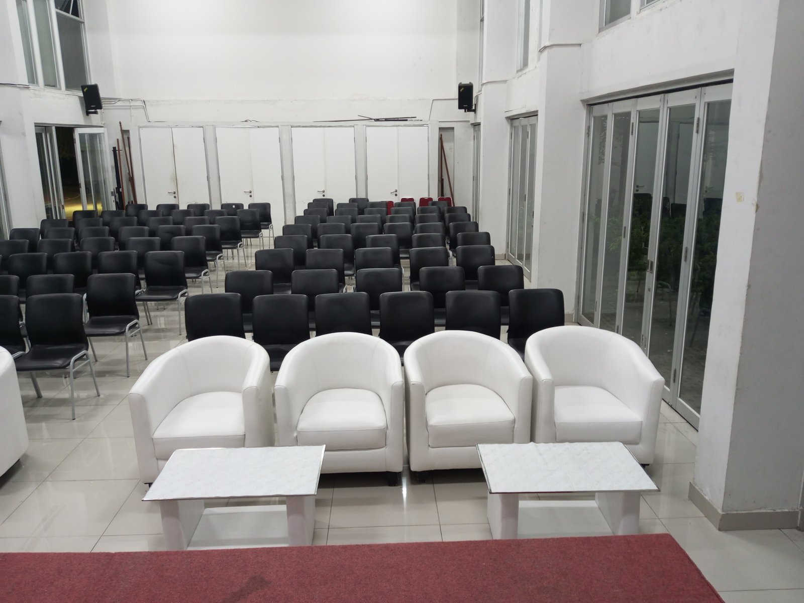 Gambar: Sewa Kursi di Alam Sutera / Sutera Hall Tangerang – Rental Jabodetabek