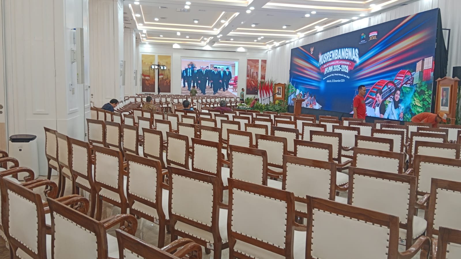 Gambar: Sewa Kursi di Gambir Jakarta – Rental Jabodetabek
