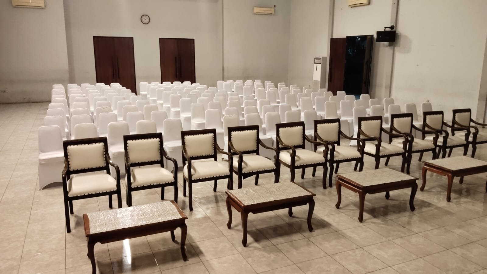 Gambar: Sewa Kursi di Fairmont Jakarta – Jakarta Pusat | Rental Jabodetabek