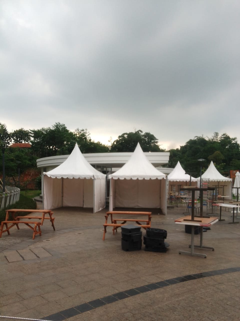 Sewa Tenda di Mall Taman Anggrek – Jakarta Barat | Rental Jabodetabek by Gaharu Production