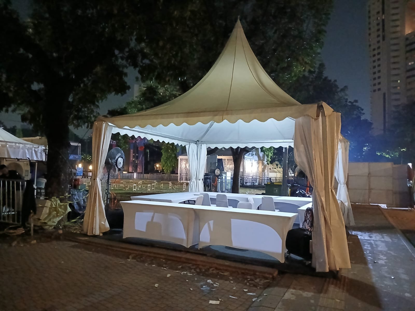 Sewa Tenda di Grand Sahid Jaya Hotel – Jakarta Pusat | Rental Jabodetabek by Gaharu Production