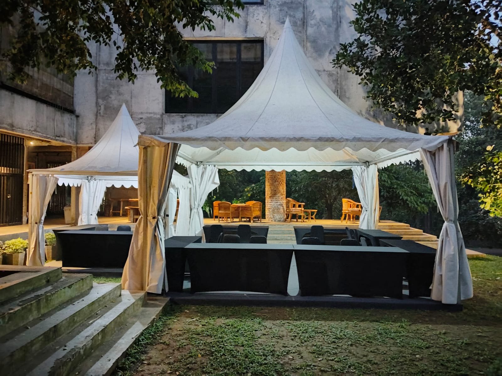 Sewa Tenda di Universitas Bina Nusantara (BINUS), Jakarta | Rental Jabodetabek by Gaharu Production