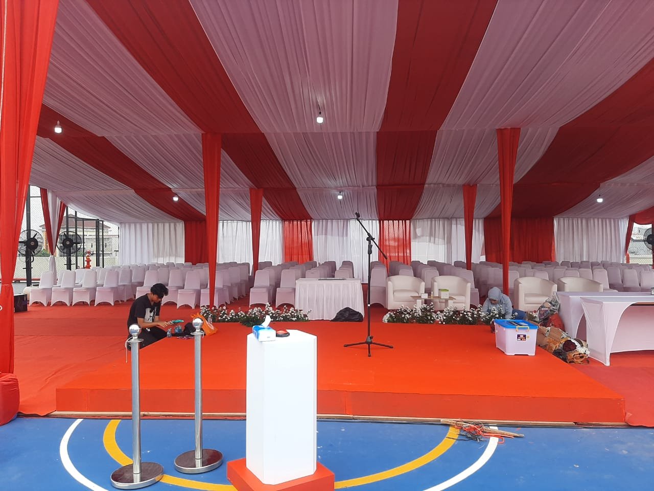 Gambar: Sewa Podium di Plaza Indonesia Ballroom — Thamrin | Rental Jabodetabek by Gaharu Production
