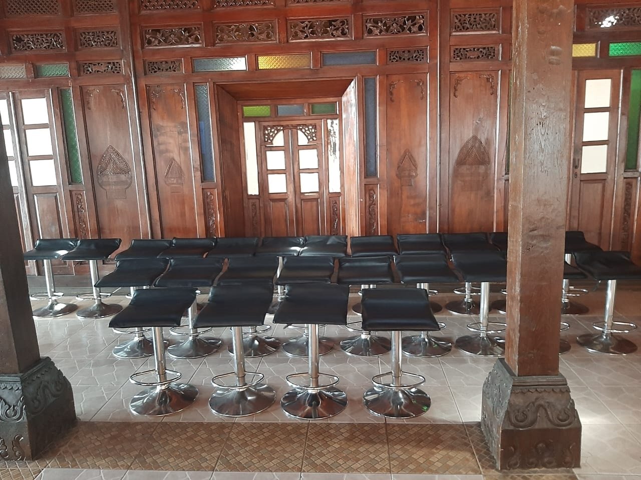 Gambar: Sewa Barstool & Kursi Bar di Jakarta Convention Center (JCC) – Senayan, Jakarta