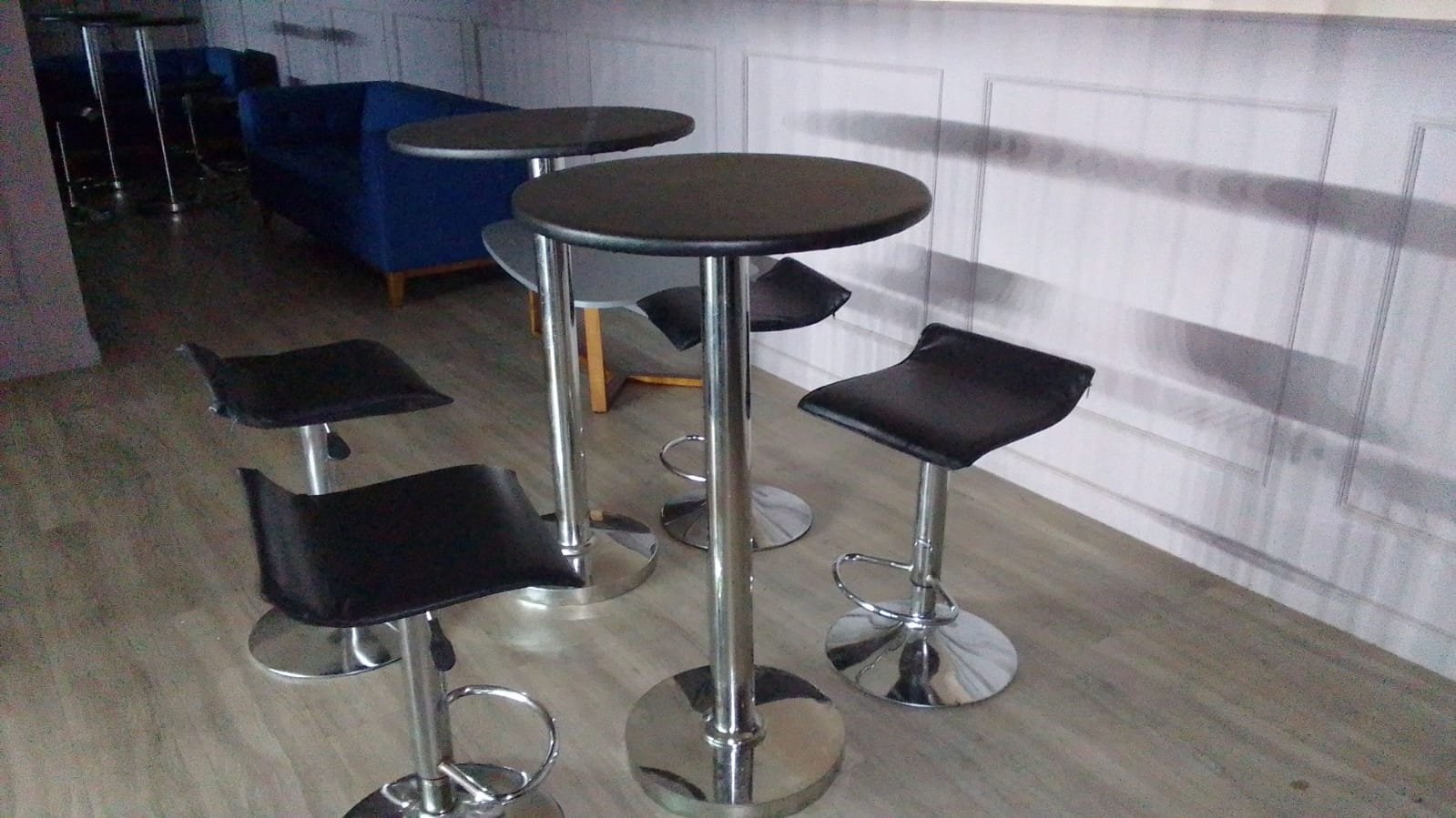 Gambar: Sewa Barstool & Kursi Bar di Senayan City Atrium – Jakarta Selatan
