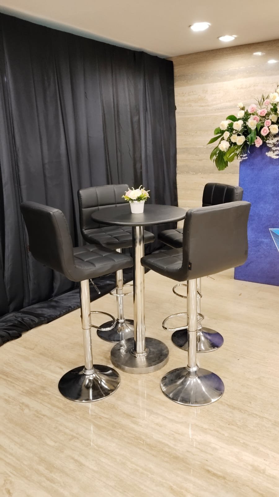 Gambar: Sewa Barstool & Kursi Bar di Mall Kelapa Gading (MKG) – Jakarta Utara