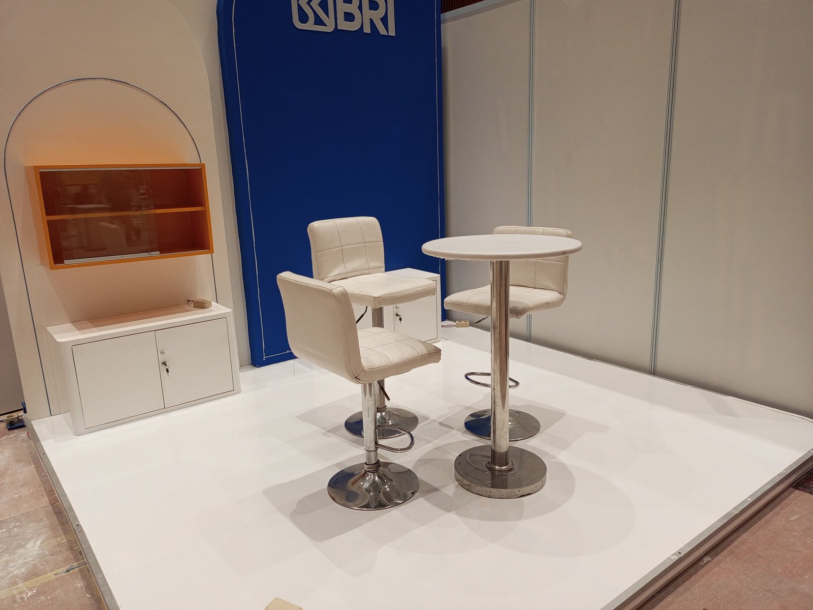 Gambar: Sewa Barstool & Kursi Bar di Margo City Mall Atrium – Depok