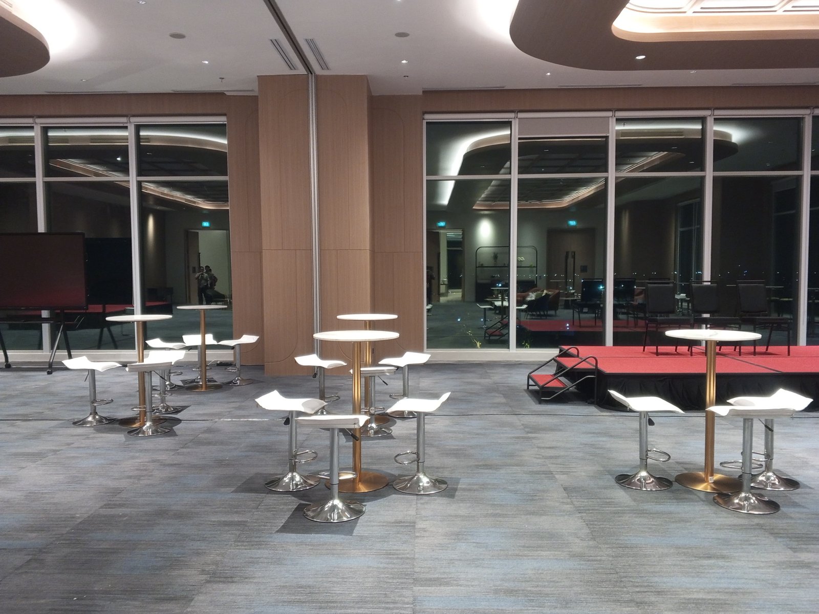 Gambar: Sewa Barstool & Kursi Bar di Grand Sahid Jaya Hotel – Jakarta Pusat