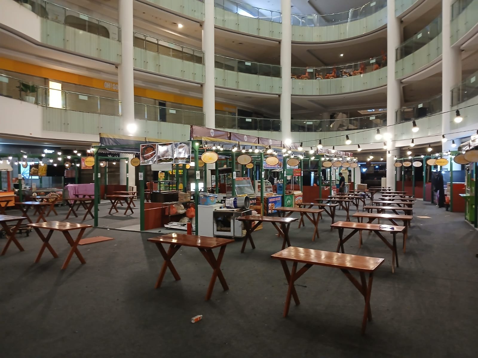 Gambar: Sewa Kursi & Meja Taman Set Balai Sidang Jakarta | Rental Jabodetabek by Gaharu Production