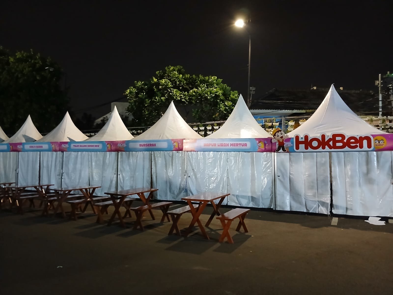 Gambar: Sewa Kursi & Meja Taman Set Senayan City Atrium – Jakarta Selatan | Rental Jabodetabek by Gaharu Production