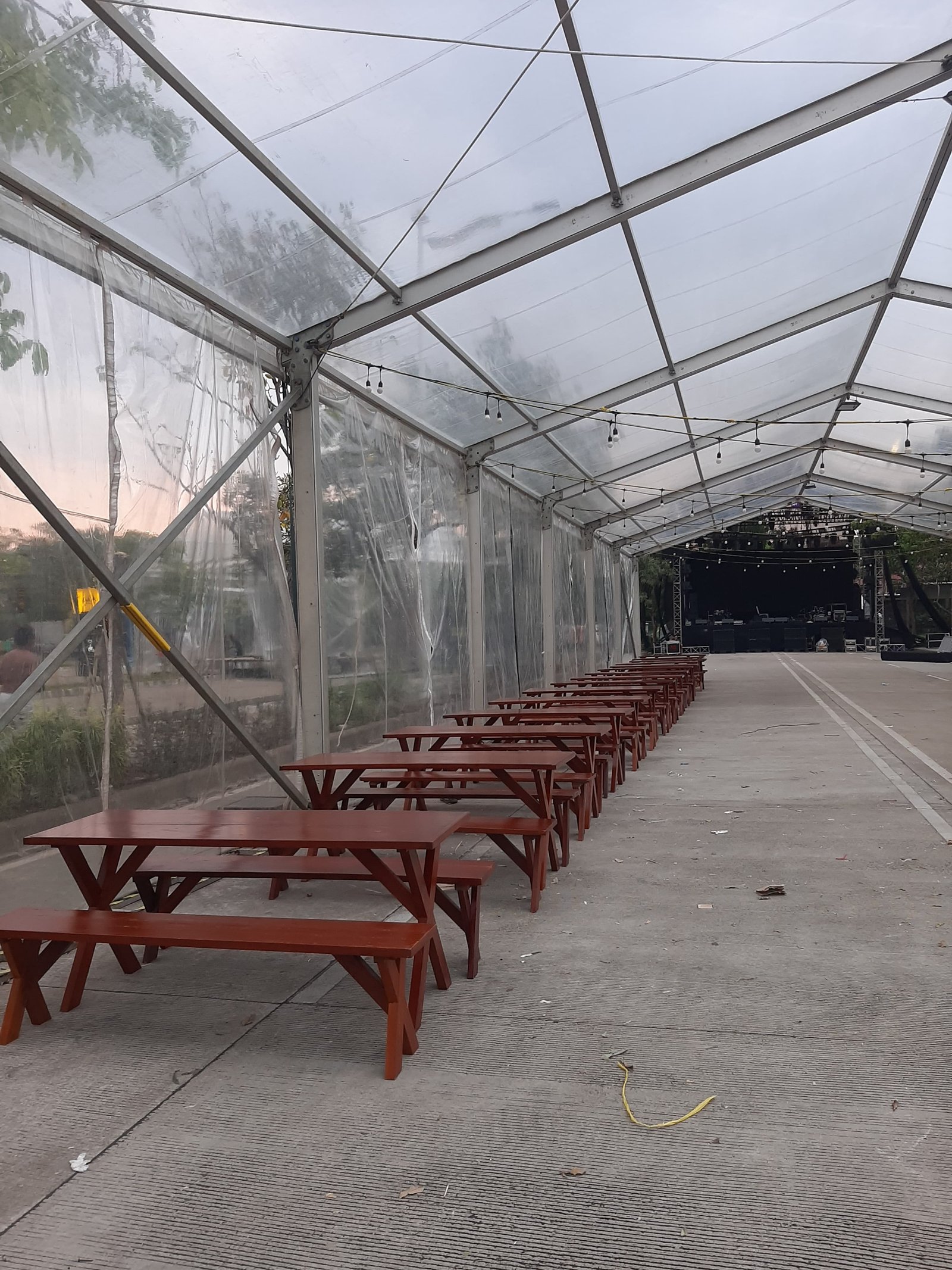 Gambar: Sewa Kursi & Meja Taman Set Indonesia Convention Exhibition (ICE BSD) – BSD City | Rental Jabodetabek by Gaharu Production