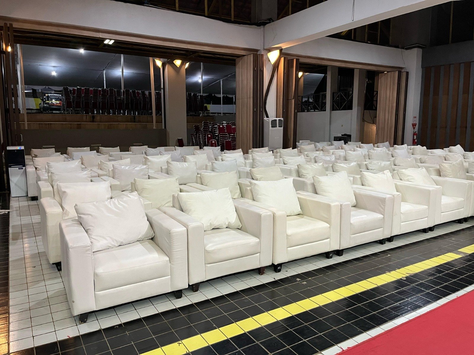 Gambar: Sewa Sofa Taman Potret Kota Tangerang by Rental Jabodetabek