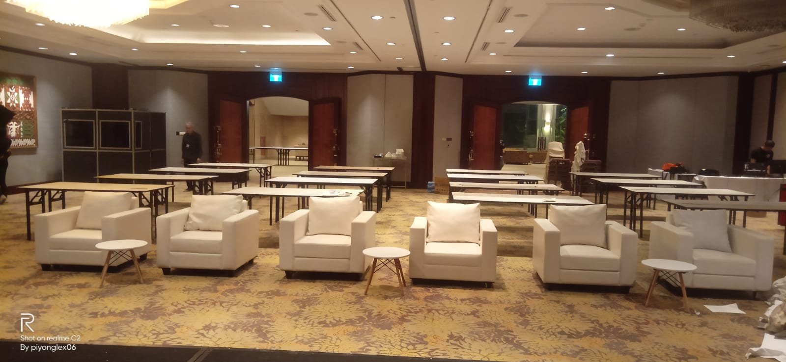 Sewa Sofa Convention Hall Summarecon Bekasi by Rental Jabodetabek